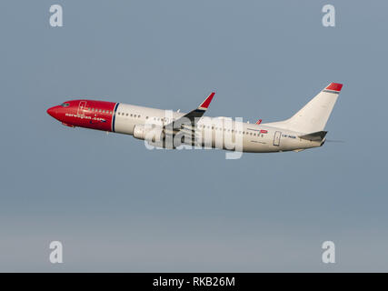 Norwegian Air Shuttle, Boeing 737-8JP, LN-NGN, takes off from Manchester Airport Stock Photo