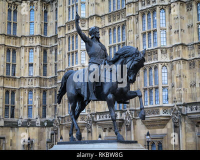 Richard Coeur de Lion is a Grade II listed equestrian statue of the 12th-century English monarch Richard I, also known as Richard the Lionheart Stock Photo