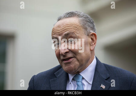 Washington, District of Columbia, USA. 4th Jan, 2019. Senate Minority Leader Chuck Schumer, Democrat of New York, speaks to reporters after meeting with US President Donald Trump at the White House in Washington, DC on January 4, 2019. Credit: Alex Edelman/ZUMA Wire/Alamy Live News Stock Photo