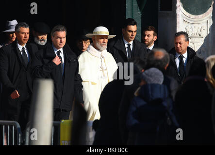 John Malkovich wears an all-white pontiff costume to film a scene for 'The New Pope'  Featuring: John Malkovich Where: Venice, Italy When: 10 Jan 2019 Credit: IPA/WENN.com  **Only available for publication in UK, USA, Germany, Austria, Switzerland** Stock Photo