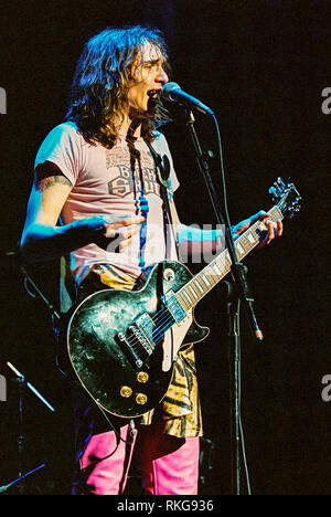 Justin Hawkins singer in the Darkness performing at the Brixton Academy , 27th February 2003, Brixton, London, England. Stock Photo