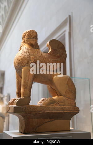 Marble sphinx on a cavetto capital. Greek, Attic, ca. 580-575 BC. The Met, NY, USA. Stock Photo