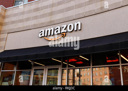 Cincinnati - Circa February 2019: Amazon Store in the U Square. Amazon ...