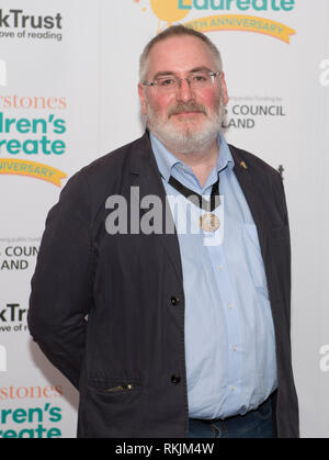 Waterstone’s Piccadilly, London, UK. 11 February, 2019. As part of the Waterstones Children’s Laureate 20th anniversary celebrations, former Laureates reunite to mark the publication of the new Laureate anthology Flights of Fancy (Walker Books). Image: Illustrator, cartoonist and author Chris Riddell, appointed Children’s Laureate in 2015. Credit: Malcolm Park/Alamy Live News. Stock Photo