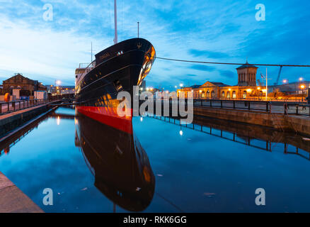 Night view of new Fingal floating hotel in Leith docks, Edinburgh, Scotland, UK Stock Photo