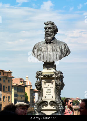 Benvenuto Cellinis sculpture on the Ponte Vecchio bridge in Florence, Italy. Stock Photo