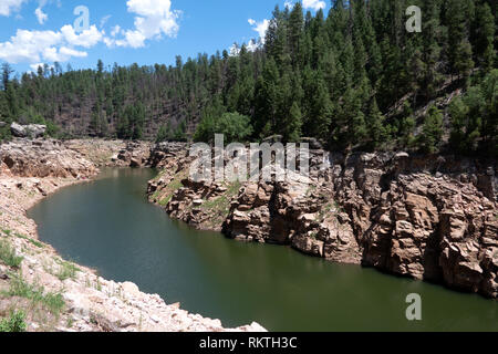 View of the Blue Ridge Reservoir in the Mogollon Rim area (Coconino National Forest) of the state of Arizona, United States of America. American natur Stock Photo