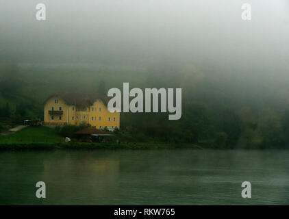 Early morning fog on the River Danube Austria Germany border near Erlau Stock Photo