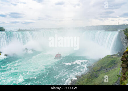 Close up of the beautiful Horseshoe Fall with ship nearby at Canada Stock Photo