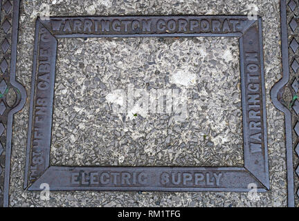 Grid Cover, Warrington Corporation, Electric Supply, St Helens Cable Company Stock Photo
