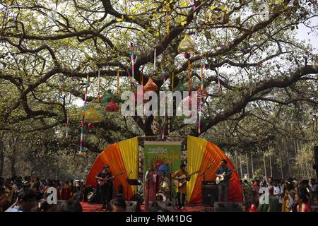 Dhaka, Bangladesh. 13th Feb, 2019. Kazi Krishnokoli Islam performs a song in Basanta Utsab (Spring Festival) in the Dhaka University campus. Credit: MD Mehedi Hasan/ZUMA Wire/Alamy Live News Stock Photo