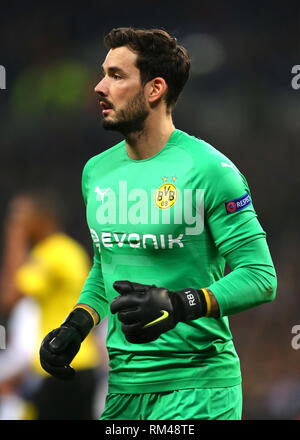 Wembley Stadium, London England. 13th Feb, 2019. UEFA Champions League football, Tottenham Hotspur versus Borussia Dortmund; Goalkeeper Roman Burki of Borussia Dortmund Credit: Action Plus Sports/Alamy Live News Stock Photo