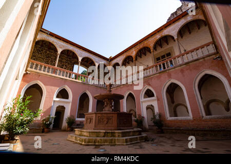 Renaissance Royal Palace in Visegrad, Hungary, inner courtyard with marble fountain (called Herkules-kut), built in the 14-15th century Stock Photo