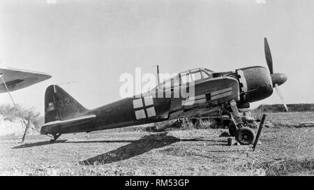 Mitsubishi zero plane Black and White Stock Photos & Images - Alamy