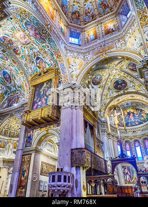 Transept wing and Chancel of The Basilica di Santa Maria Maggiore. Piazza del Duomo, Citta Alta, Bergamo, Lombardy, Italy. Stock Photo