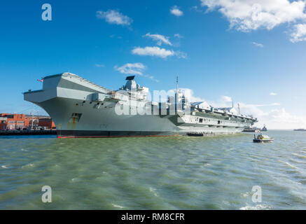 HMS Queen Elizabeth aircraft carrier in Portsmouth Harbour Stock Photo