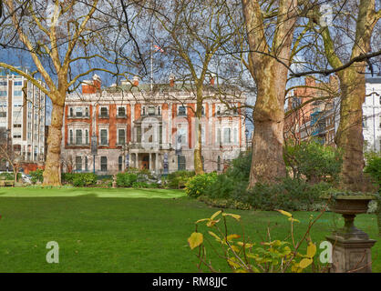 LONDON THE WALLACE COLLECTION HERTFORD HOUSE MANCHESTER SQUARE SEEN FROM THE GARDEN EARLY MORNING Stock Photo