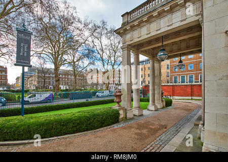 LONDON THE WALLACE COLLECTION HERTFORD HOUSE MANCHESTER SQUARE VIEW FROM MAIN ENTRANCE TOWARDS THE SQUARE Stock Photo