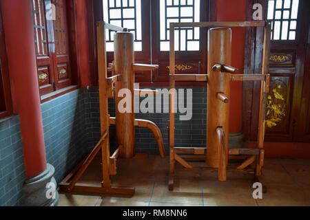 Taoist tempe Feilai, wooden dummy used in Chinese martial arts training, associated with the martial art of Wing Chun and other kung fu styles of Sout Stock Photo