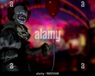 Pennywise The dancing Clown, we all float down here Stock Photo - Alamy