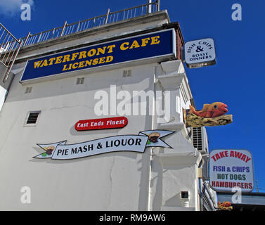 Southend, Waterfront Cafe, Fast Food, East Ends Finest Pie and Mash, Liquor, Fish & Chips, Roast Dinners, Southend Seafront, Essex, England, UK Stock Photo