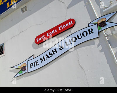 Southend, Waterfront Cafe, Fast Food, East Ends Finest Pie and Mash, Liquor, Fish & Chips, Roast Dinners, Southend Seafront, Essex, England, UK Stock Photo