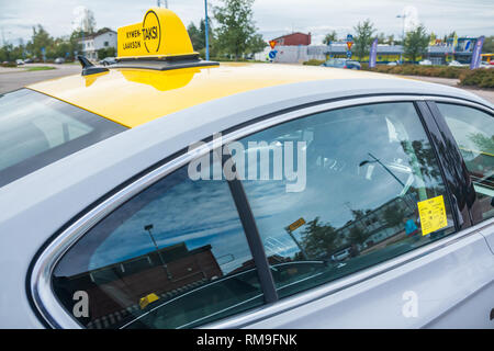 Finnish car parking road sign allowing parking for 60 minutes using parking  disc Stock Photo - Alamy