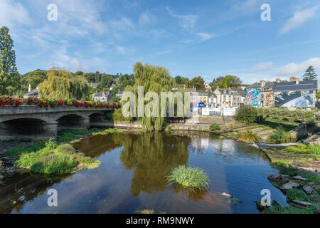 France, Morbihan, La Gacilly,  footbridge on the Aff river during the Festival Photo La Gacilly 2018 // France, Morbihan (56), La Gacilly, passerelle  Stock Photo