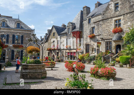 France, Morbihan, Rochefort en Terre, labelled Les Plus Beaux Villages de France (The Most Beautiful Villages of France), Place du Puits // France, Mo Stock Photo