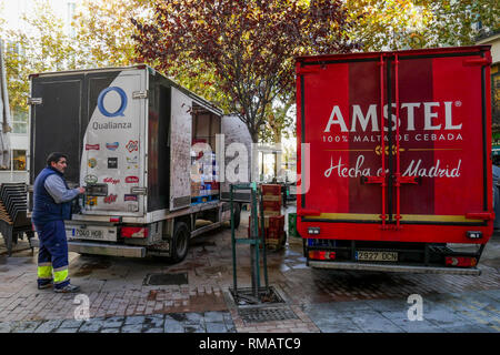 Delivering Mahou beer cases, Madrid, Spain Stock Photo