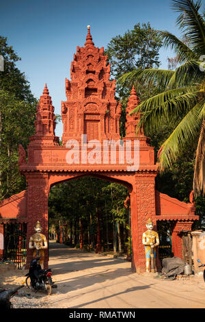 Cambodia, Kampot Province, Kampot, Trey Koh, Fish Island, Wat Traeuy Kaoh, Khmer style entrance gateway Stock Photo