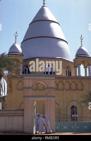 Tomb of the Nubian dervish Muhammad Ahmad bin Abd Allah (1844-1885), who opposed the foreign rule and exploitation of his country by the colonial powers and inflicted one of the most considerable military defeats in Africa. Stock Photo