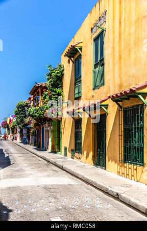 Calle de la Cochera del Hobo, Barrio San Diego, Cartagena de Indias, Colombia. Stock Photo