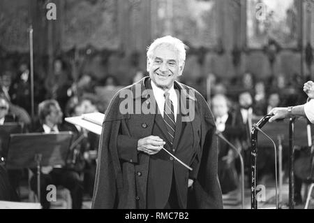 The American conductor Leonard Bernstein would have turned 85 on August 25, 2003. He died on October 14, 1990 in New York City. Stock Photo