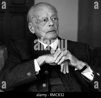 Dr. Ernst Telschow, former Secretary-General of the Max Planck Society Munich (1985). Stock Photo