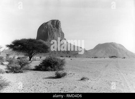 The Hoggar Mountains (Ahaggar) is a massif in the central Sahara, southeastern Algeria. Stock Photo