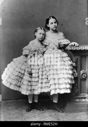 Portrait of Grand Duchesses Vera Constantinovna of Russia (1854-1912) und Olga Constantinovna of Russia (1851-1926). Albumin Photo Stock Photo