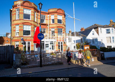 posh second home celebrity owning area Seaview, Hotel, houses, shops, high, street, seafront, yacht, club, Stock Photo