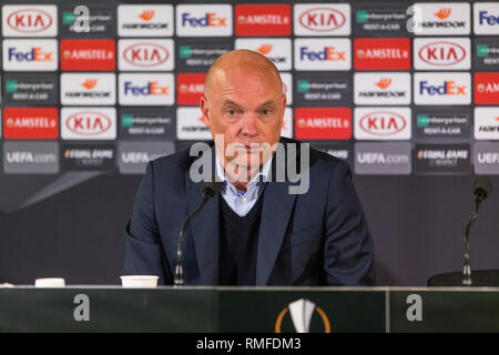 Malmo Manager Uwe Rosler And Chelsea Manager Maurizio Sarri Right