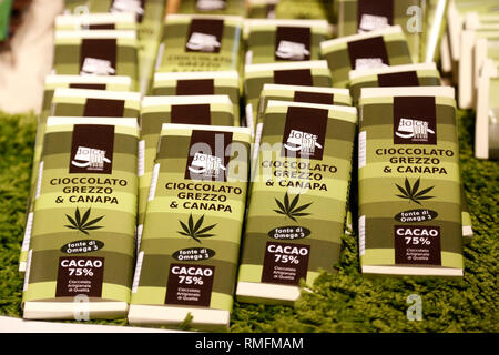 Rome, Italy. 15th Feb, 2019. Chocolate made of hemp Rome February 15th 2019. Hemp Fair Canapa Mundi Rome 2019. Foto Samantha Zucchi Insidefoto Credit: insidefoto srl/Alamy Live News Stock Photo