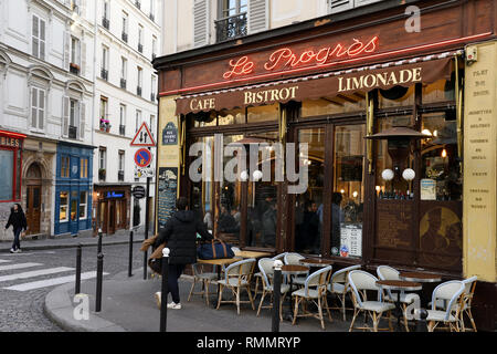 Café Le Progrès - Montmartre - Paris - France Stock Photo