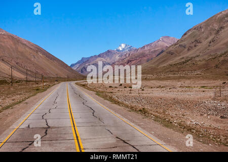 The National Route 7 (Ruta Nacional 7 ), here in the Andes, crosses Argentina from east to west connecting Buenos Aires to Santiago de Chile Stock Photo