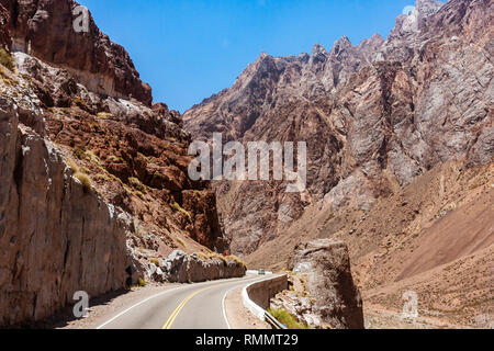 The National Route 7 (Ruta Nacional 7 ), here in the Andes, crosses Argentina from east to west connecting Buenos Aires to Santiago de Chile Stock Photo