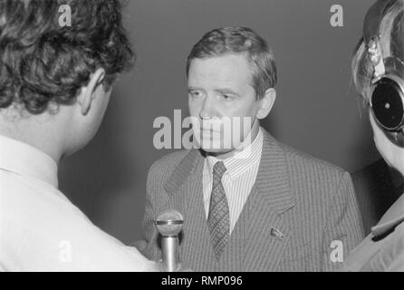 Moscow, USSR - August 23, 1991: People's deputy Sergei Borisovich Stankevich at extraordinary session of Supreme Soviet of people's deputies of the USSR Stock Photo