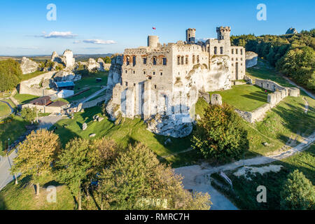 The ruins of medieval castle on the rock in Ogrodzieniec, Poland. One of strongholds  called Eagles Nests in Polish Jurassic Highland in Silesia. Aeri Stock Photo