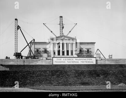 George Washington Masonic National Memorial under Construction, Alexandria, Virginia, USA, Harris & Ewing, 1925 Stock Photo