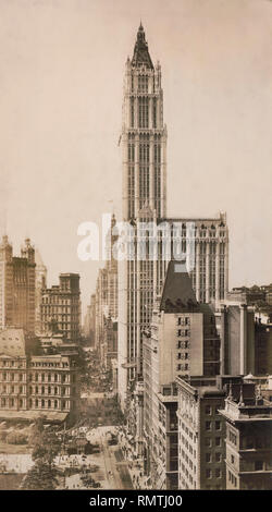 Woolworth Building and Broadway South, New York City, New York, USA, 1913 Stock Photo