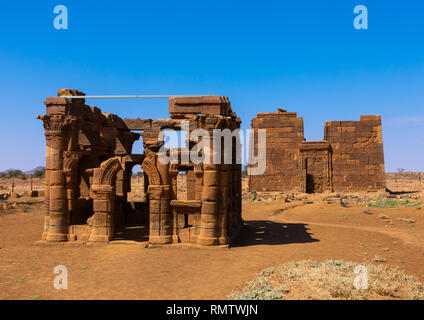 The roman kiosk and the temple of Apedemak, Nubia, Naqa, Sudan Stock Photo