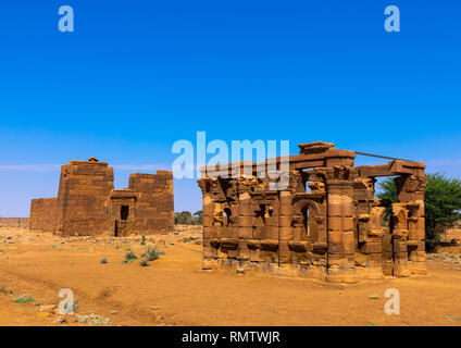 The roman kiosk and the temple of Apedemak, Nubia, Naqa, Sudan Stock Photo