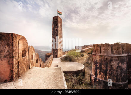 Jaigarh fort tower and hogh wall on the hill at overcast sky in Jaipur, Rajasthan, India Stock Photo